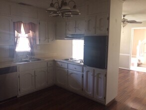 819 Tammy St SW in Decatur, AL - Foto de edificio - Building Photo