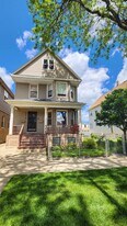 5714 W Dakin St in Chicago, IL - Building Photo