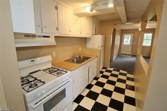 39 W 2nd St in Frazeysburg, OH - Building Photo - Building Photo