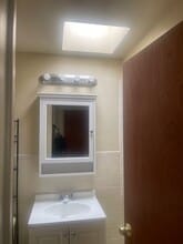 2010 S 15th Ave, Unit #2S in Broadview, IL - Foto de edificio - Building Photo