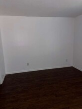 1206 E 99th Ave in Tampa, FL - Building Photo - Building Photo