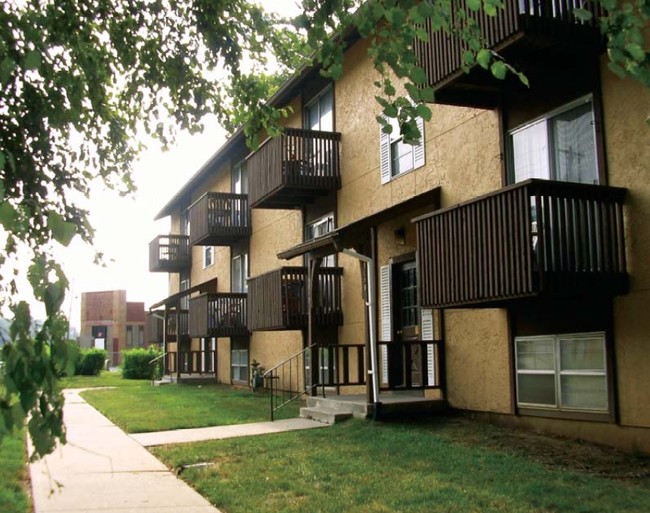 Blue Rock Apartments in Kansas City, MO - Building Photo - Building Photo