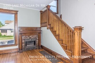 1200 Lake Michigan Dr NW in Grand Rapids, MI - Building Photo - Building Photo