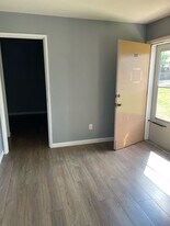 2524 Telegraph Rd, Unit 2524 - C in St. Louis, MO - Building Photo