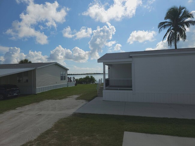 200 S Banana River Dr in Merritt Island, FL - Building Photo - Building Photo