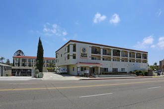 Southern Highlands in National City, CA - Foto de edificio - Building Photo