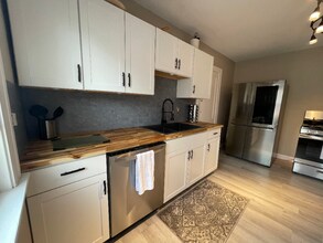 3331 Grantwood Dr in Parma, OH - Foto de edificio - Building Photo