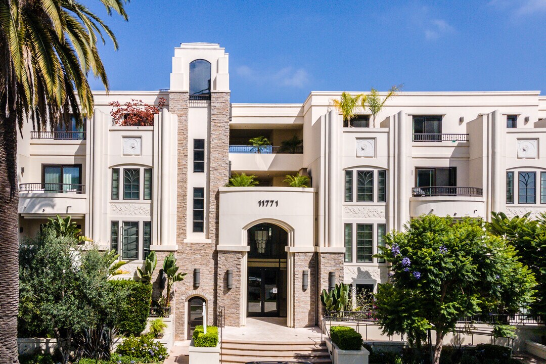 Metro Art Brentwood Luxury Living in Los Angeles, CA - Building Photo