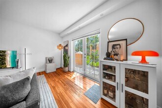 1400 Salzedo St, Unit 108 in Coral Gables, FL - Building Photo - Building Photo