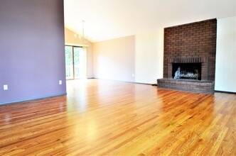 15115 SE 48th Dr in Bellevue, WA - Building Photo - Building Photo