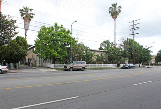 The Cloister Apartments in Van Nuys, CA - Building Photo - Building Photo