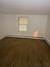 30 Washington St, Unit #1 in Mount Holly, NJ - Foto de edificio - Building Photo