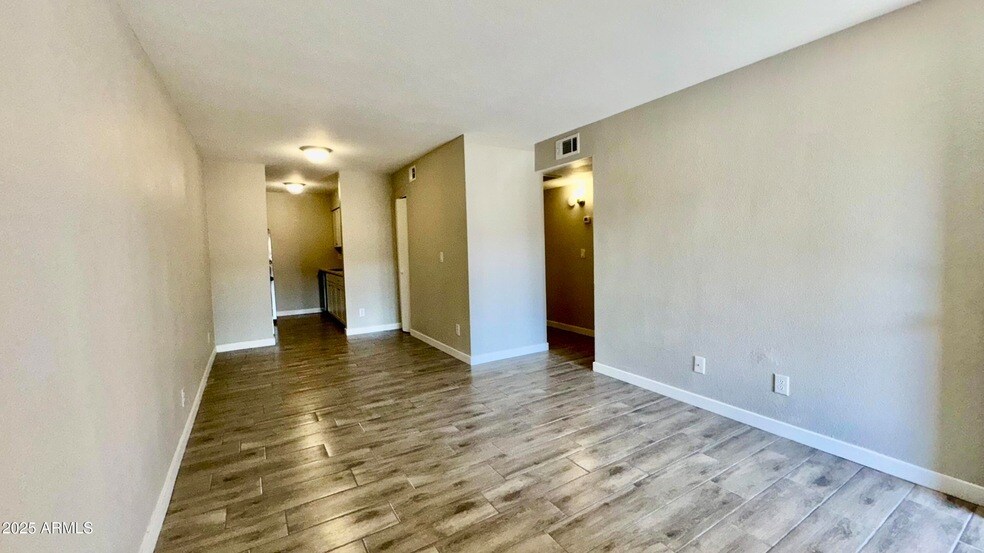 2737 N Salem, Unit 101 in Mesa, AZ - Building Photo