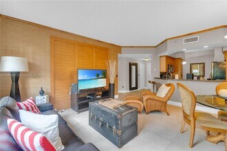 3235 NE 184th St, Unit 11103 in North Miami Beach, FL - Building Photo - Building Photo