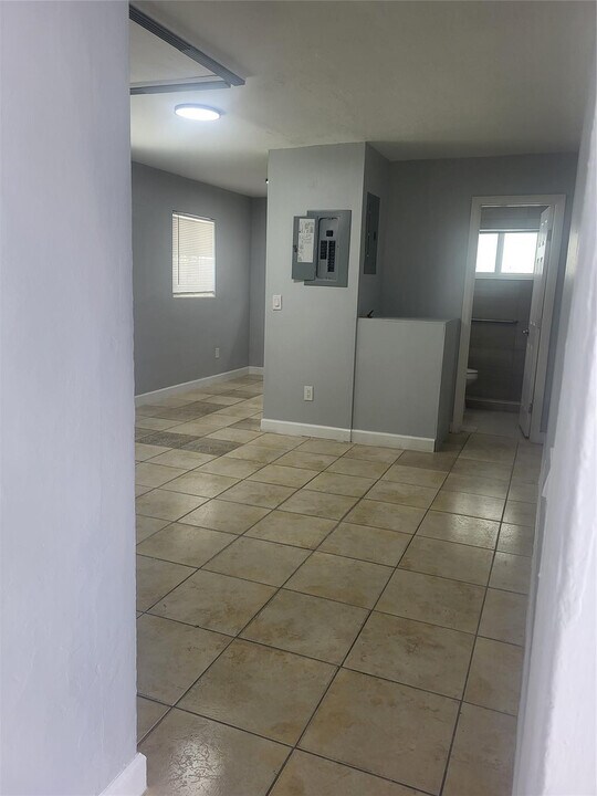 6226 Miramar Pkwy in Miramar, FL - Building Photo