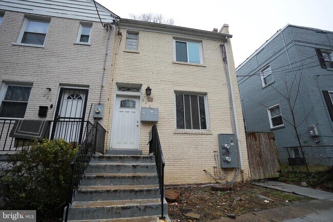 222 Malcolm X Ave SE in Washington, DC - Building Photo - Building Photo