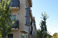 Louis York Apartments in Portland, OR - Building Photo - Building Photo