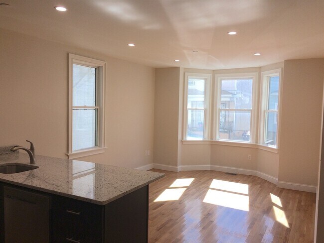 17 Plymouth St in Cambridge, MA - Building Photo - Building Photo
