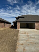 1413 NW 14th St in Newcastle, OK - Building Photo