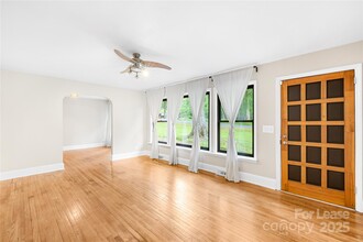 7022 Lakeside Dr in Charlotte, NC - Building Photo - Building Photo
