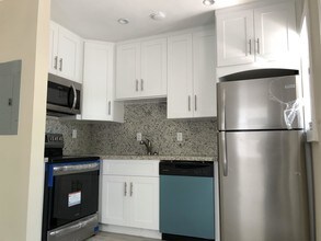 55 NE 59th St-Unit -L4 in Miami, FL - Building Photo - Building Photo