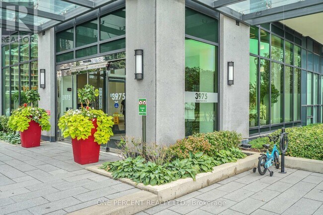 3975 Grand Park Dr in Mississauga, ON - Building Photo - Building Photo