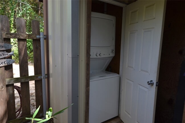 property at 253 Old Groveton Rd