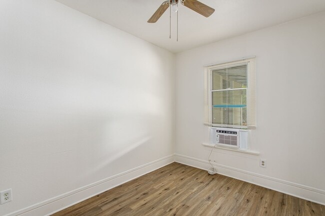 1359 Jasper Ave in Mentone, CA - Building Photo - Building Photo