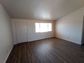 502-506 Timothy Way in Fallon, NV - Building Photo - Building Photo