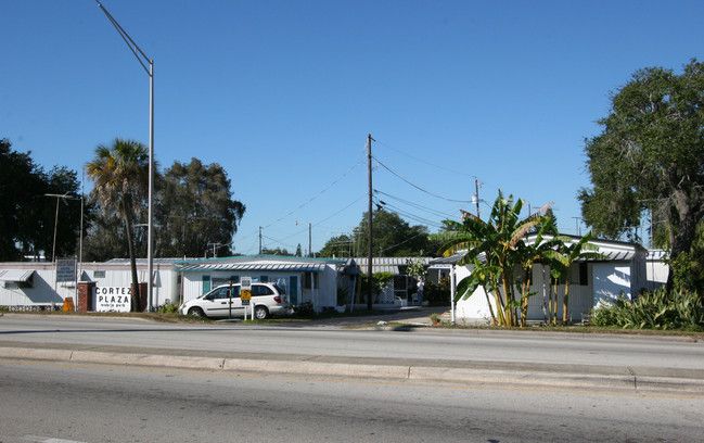 704 Cortez Rd in Bradenton, FL - Building Photo - Building Photo