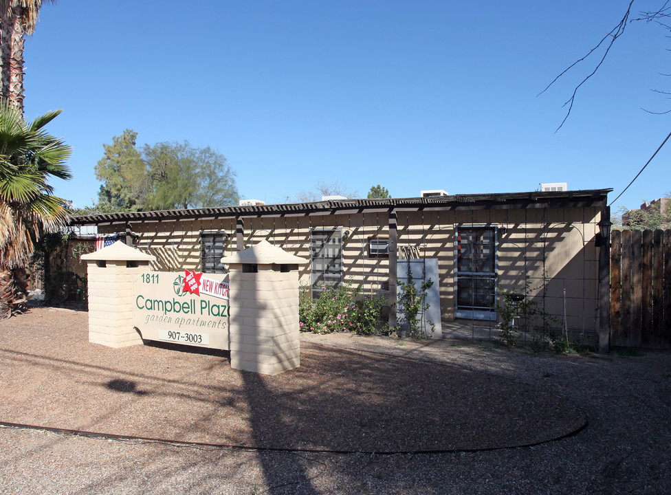 Campbell Plaza Garden in Tucson, AZ - Building Photo