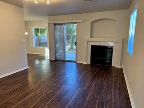 8252 Cactus Root Ct in Las Vegas, NV - Building Photo - Building Photo