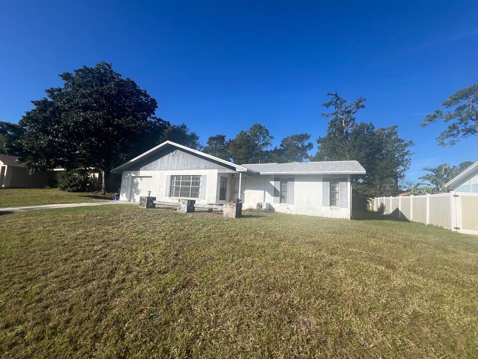 31 Blare Dr in Palm Coast, FL - Building Photo