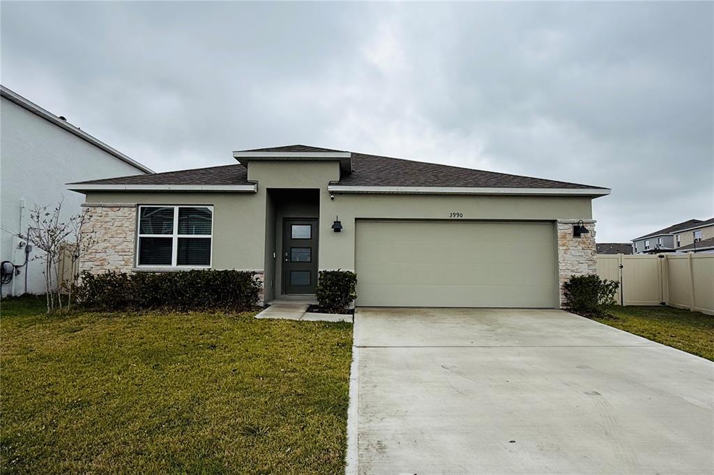 3990 Malawi Trl in St. Cloud, FL - Building Photo