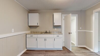 7804 Elton Ave in Cleveland, OH - Building Photo - Building Photo