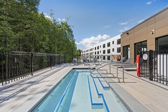 The Marek South in Lebanon, NH - Foto de edificio - Building Photo