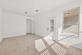 10949 Cannes Memorial Dr in Houston, TX - Foto de edificio - Building Photo