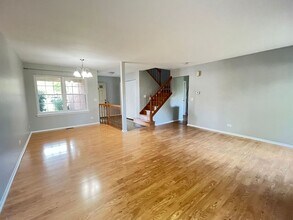 150 White Branch Ct N in Schaumburg, IL - Building Photo - Building Photo