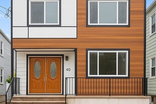 40 Lewis Ave in Jersey City, NJ - Building Photo