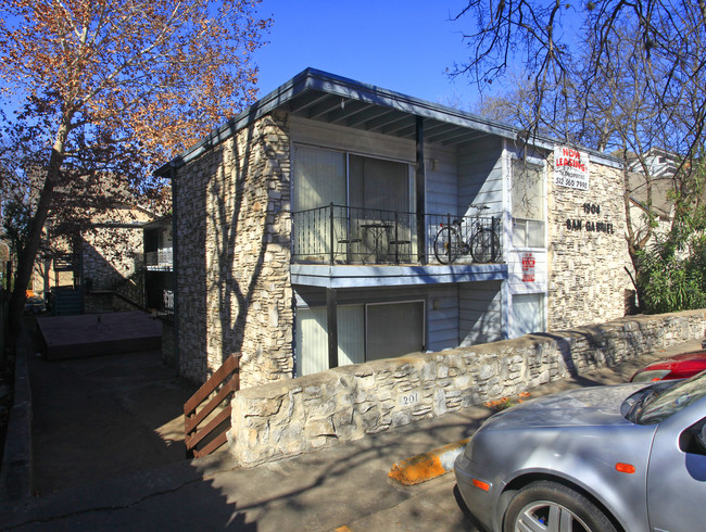 San Gabriel Apartments in Austin, TX - Foto de edificio - Building Photo