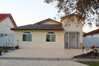 14947 SW 36th Terrace in Miami, FL - Building Photo - Building Photo