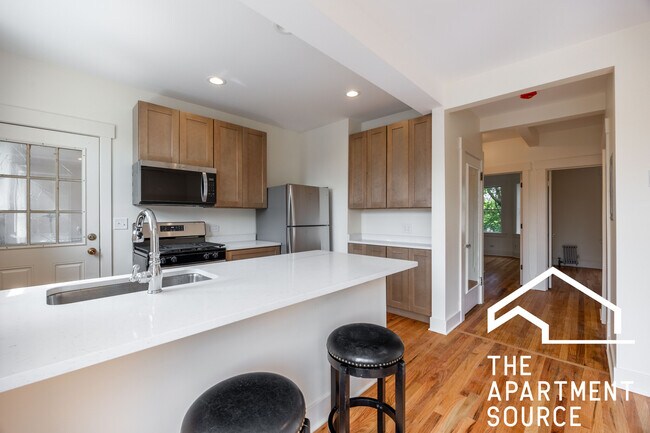 3349 W Balmoral Ave in Chicago, IL - Building Photo - Building Photo