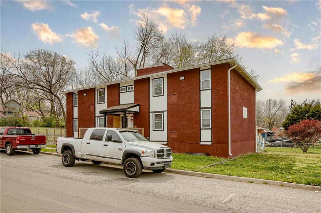 5401 E 27th Ter in Kansas City, MO - Building Photo