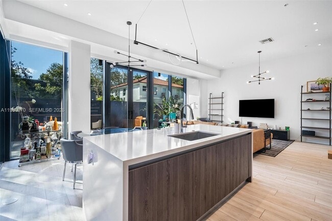 3156 SW 27th Ave in Miami, FL - Building Photo - Building Photo