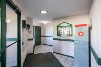 South Ridge Apartments in Edmonton, AB - Building Photo - Lobby