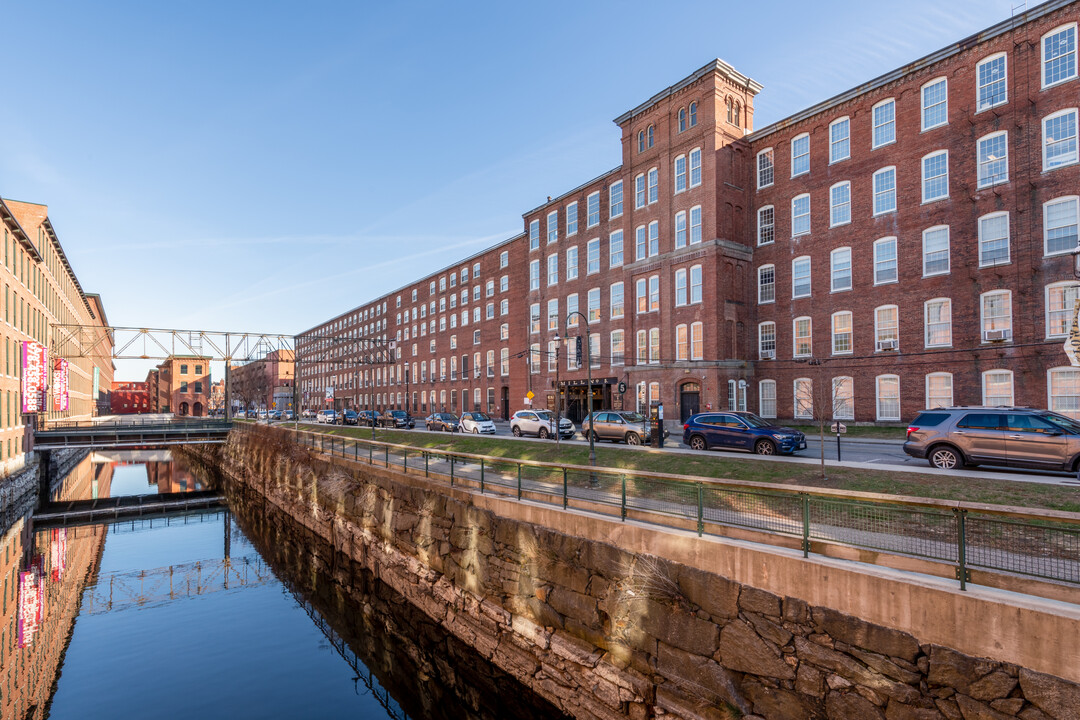 Cotton House Lofts in Lowell, MA - Foto de edificio