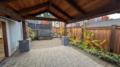 Valley St Duplex in Duvall, WA - Building Photo - Building Photo