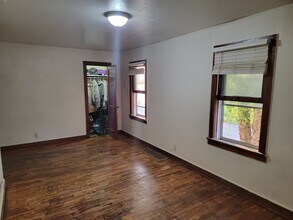 1019 E 8th St, Unit 1019 E 8th St in Anderson, IN - Foto de edificio - Building Photo