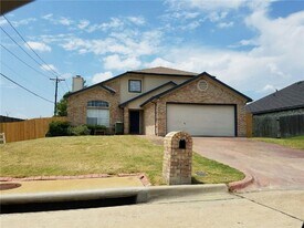 6414 Brookglen Dr in Arlington, TX - Building Photo