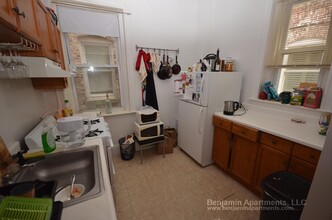 1810 Beacon St, Unit 3 in Brookline, MA - Building Photo - Building Photo